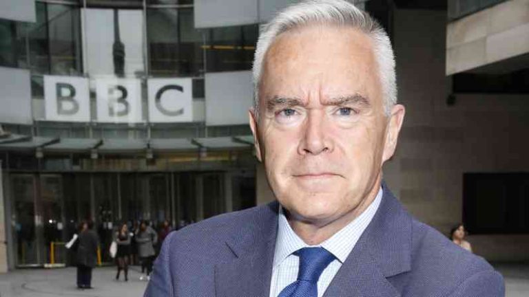 El personal de la BBC está frustrado porque Huw Edwards todavía pagaba un salario de seis cifras